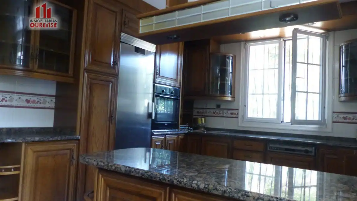 Kitchen of Houses for sale in Ourense Capital   with Heating, Terrace and Storage room