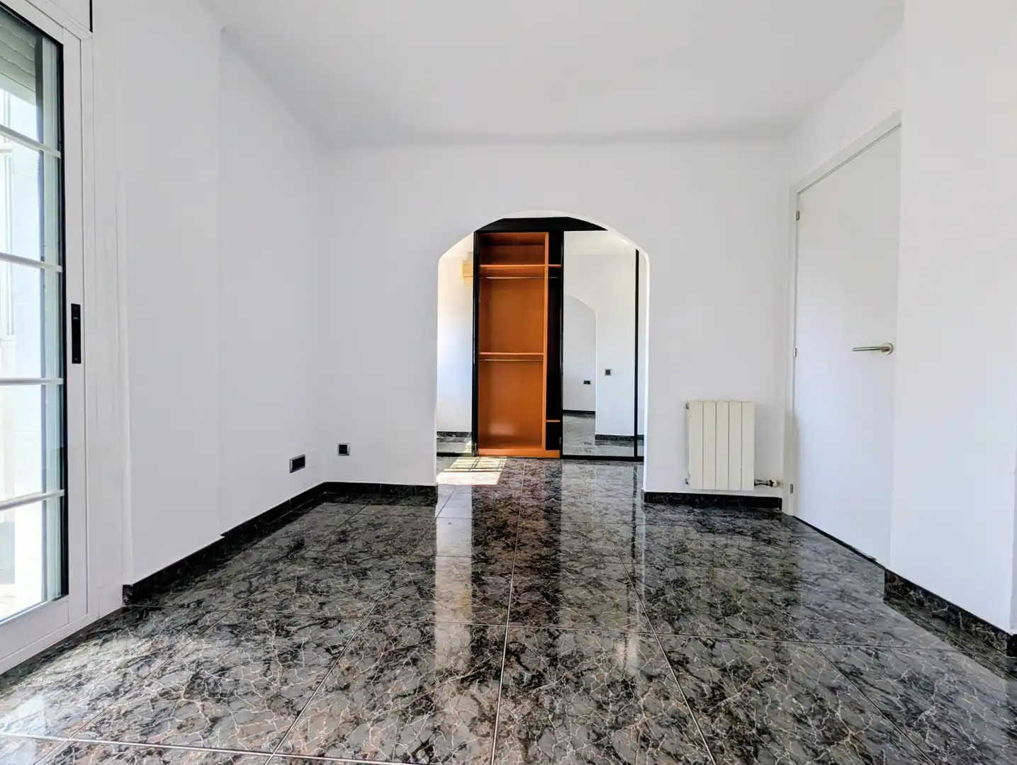 Piso en venta en Badalona con Aire acondicionado, Calefacción y Horno