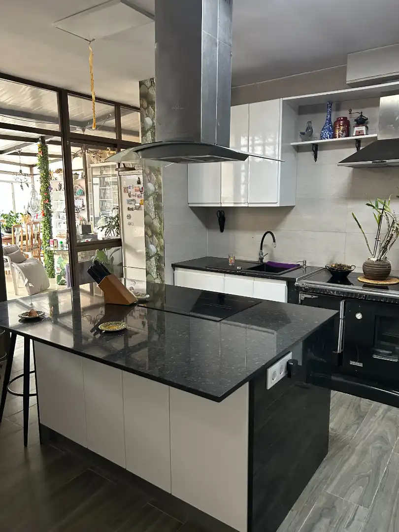 Casa aparellada amb jardí en venda a N/A, imagen 4