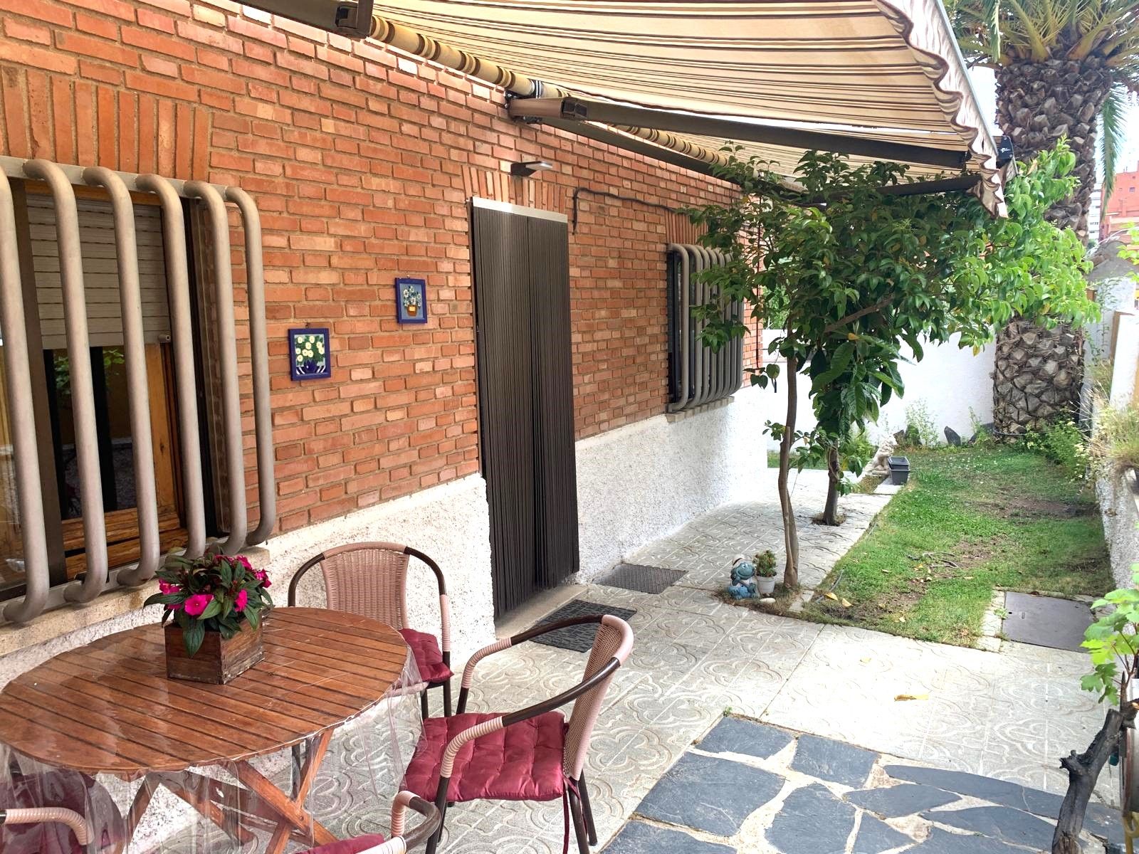 Jardí de Casa o xalet en venda en  Madrid Capital amb Calefacció i Jardí privat