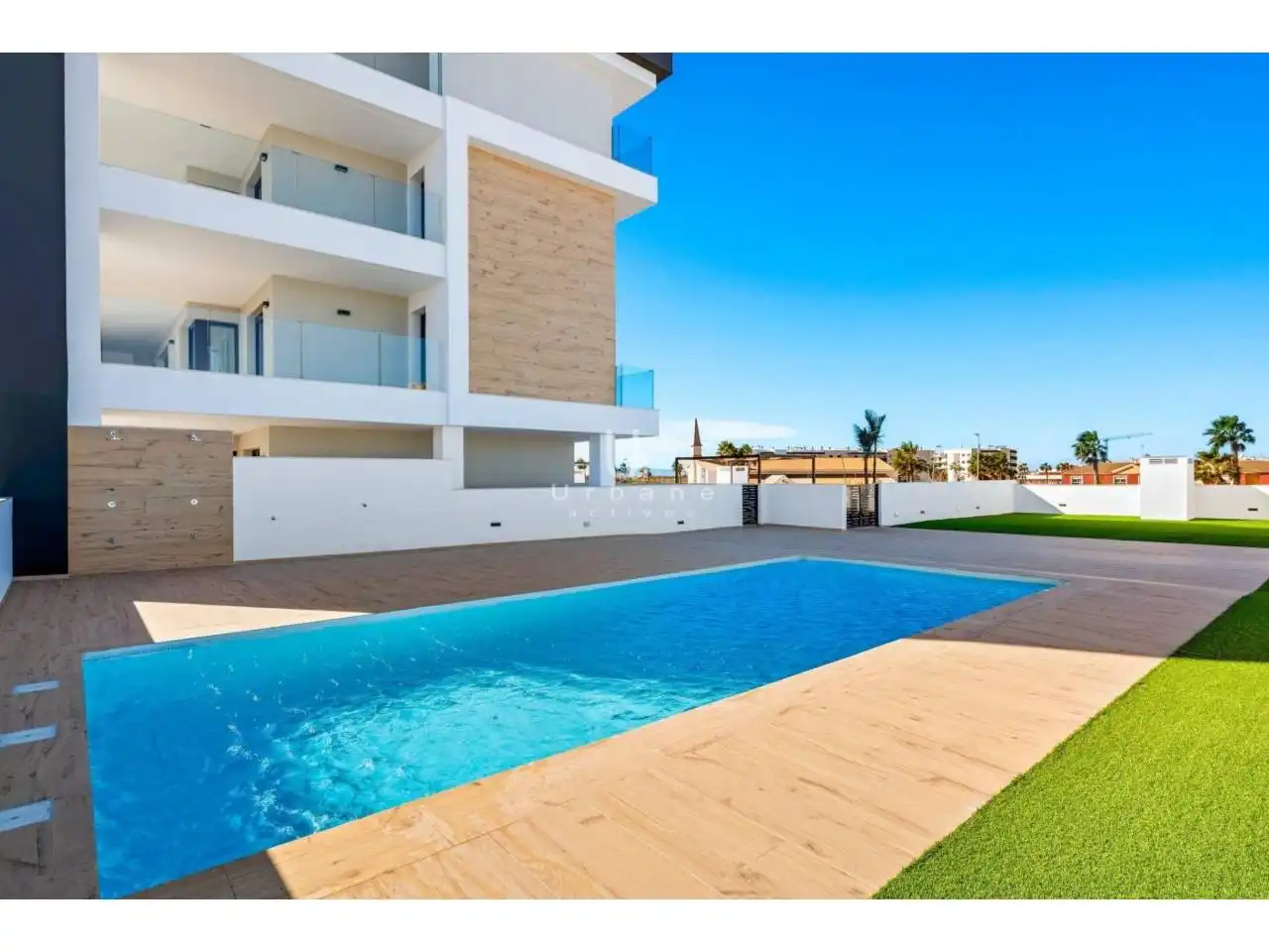 Apartament amb terrassa en venda a Calle Penélope