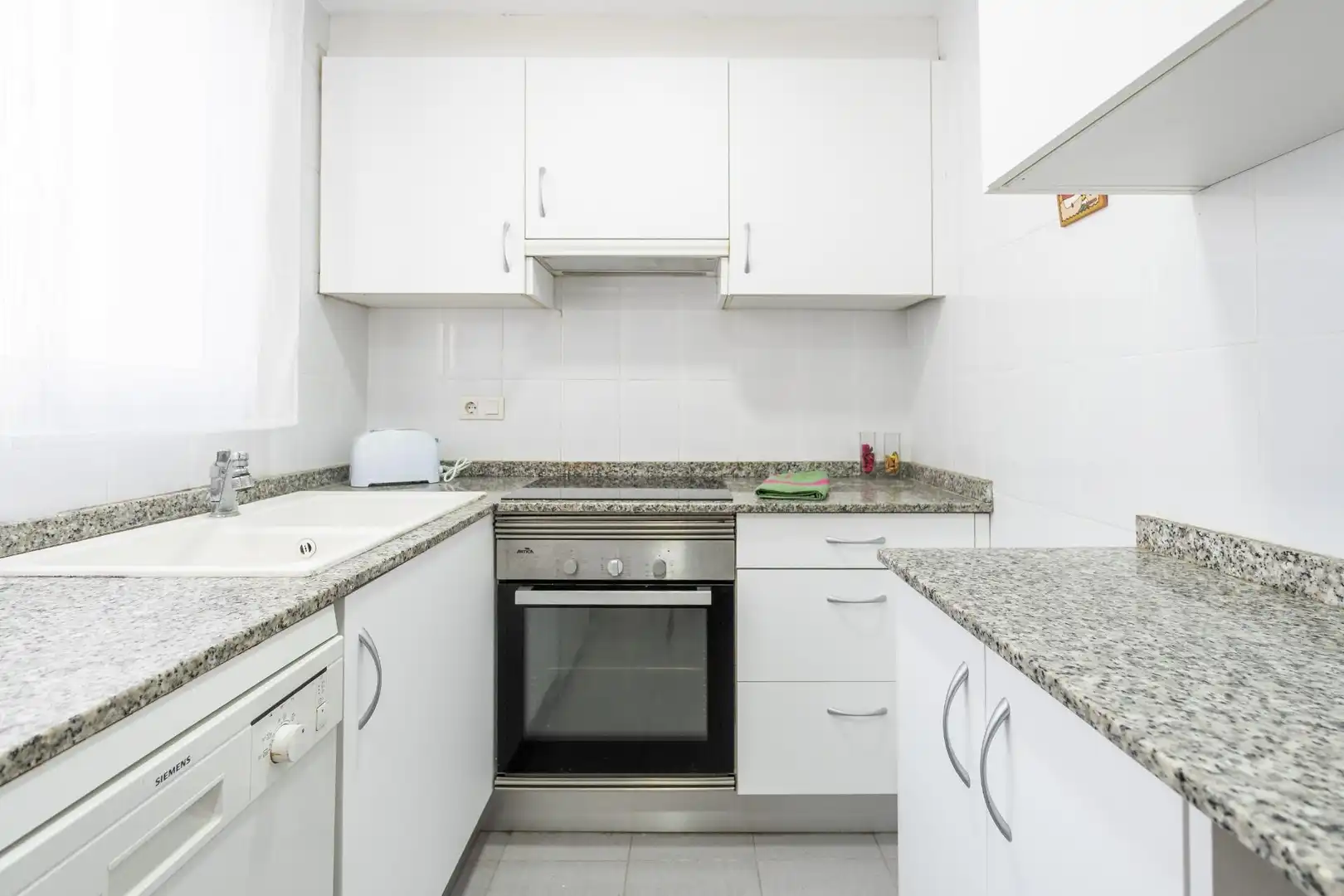 Cocina de Piso de alquiler en Valencia con Aire acondicionado, Calefacción y Amueblado