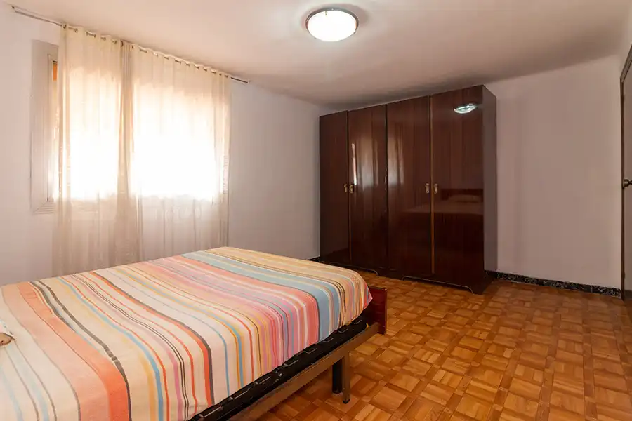 Habitación de Piso en venta en L'Hospitalet de Llobregat con Aire acondicionado, Terraza y Balcón