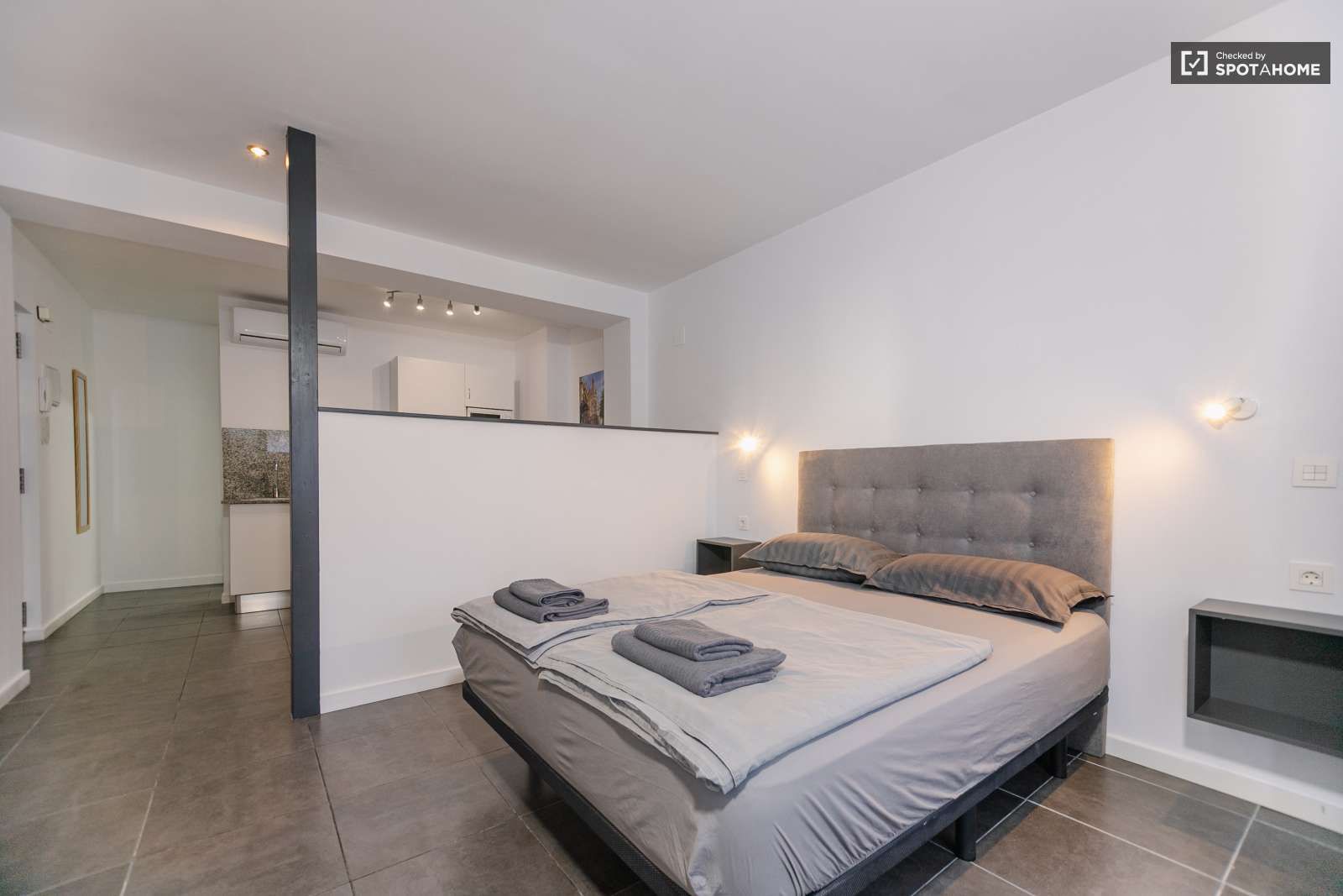 Study to share in Barrio de Benicalap