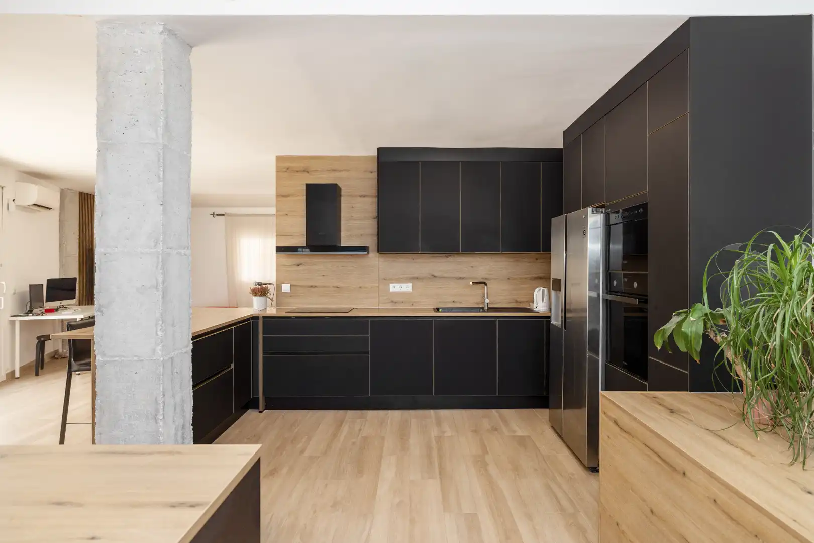 Cocina de Casa adosada en venta en Málaga con Aire acondicionado, Calefacción y Jardín privado