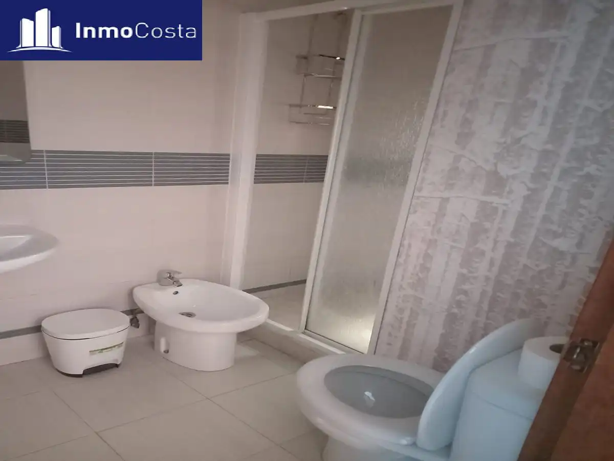 Baño de Piso en venta en La Línea de la Concepción