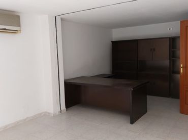 Office space to rent in Piscinas
