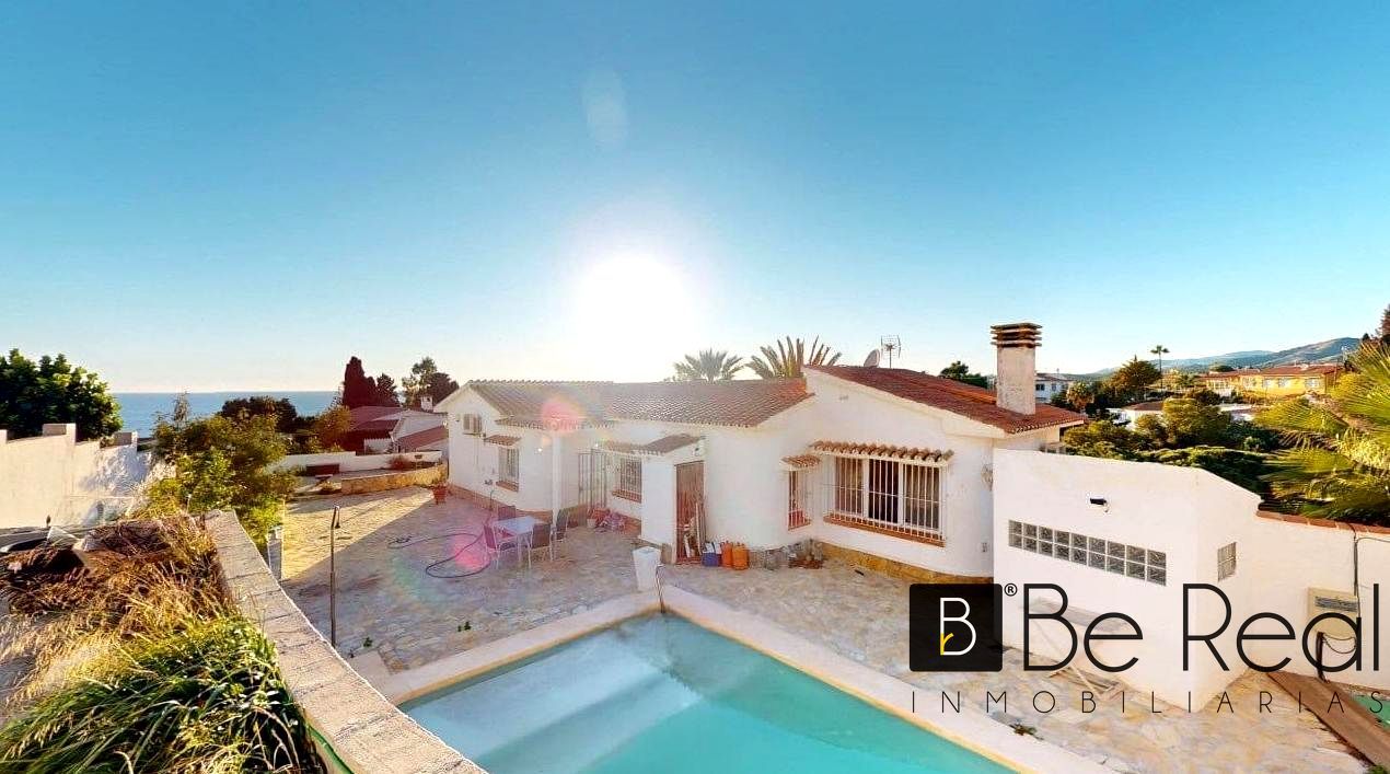 Exterior view of House or chalet for sale in Vélez-Málaga  with Air Conditioner, Private garden and Terrace