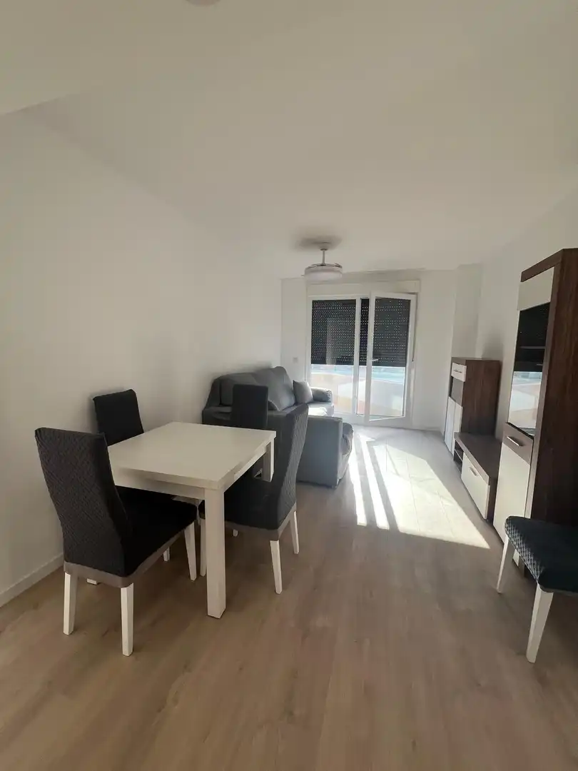 Living room of Flat for rent in Dos Hermanas  with Air Conditioner, Heating and Private garden