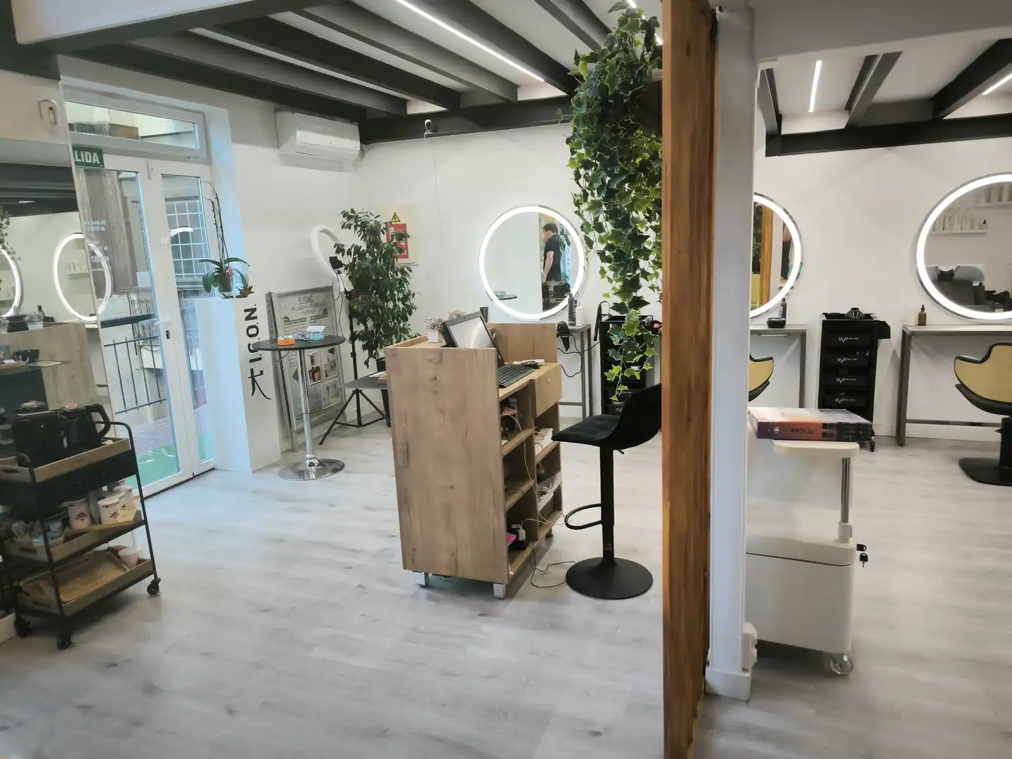 Commercial properties for rent in Madrid  with Air Conditioner, Heating and Parquet flooring