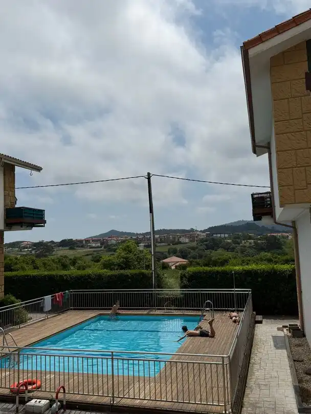Wohnung zur Miete in Sopela mit Privatgarten und Schwimmbad