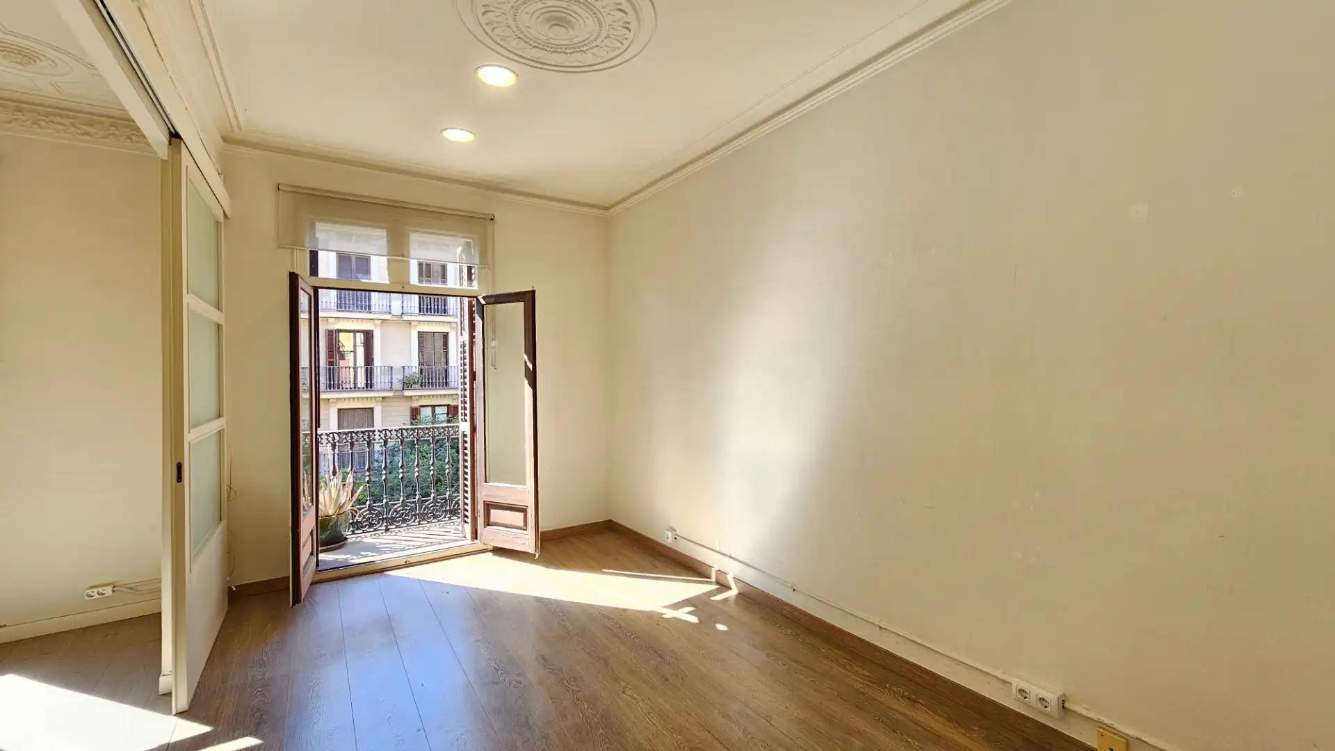 Schlafzimmer von Büro zur Miete in Barcelona mit Heizung und Internet