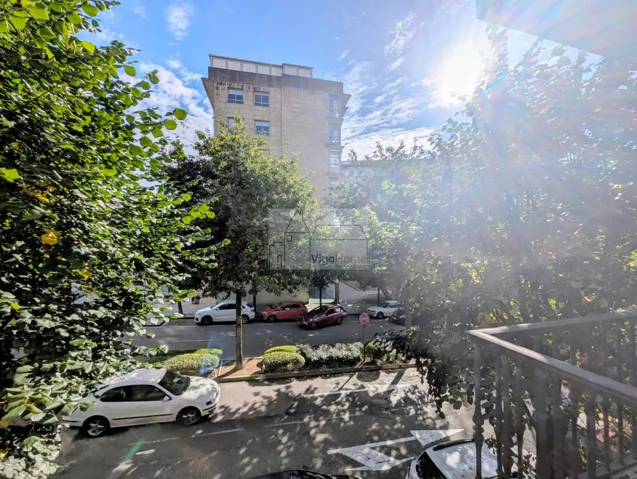 Vista exterior de Piso de alquiler en Vigo  con Calefacción, Terraza y Amueblado