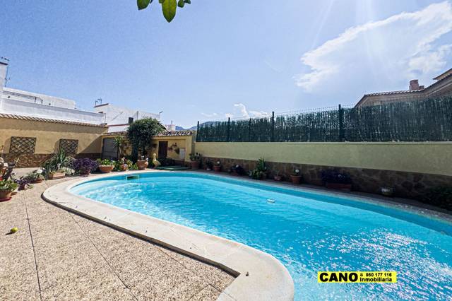 Casa-chalet en Venta en Real  en Alsodux