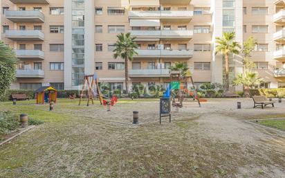 Vista exterior de Apartament en venda en Esplugues de Llobregat amb Aire condicionat