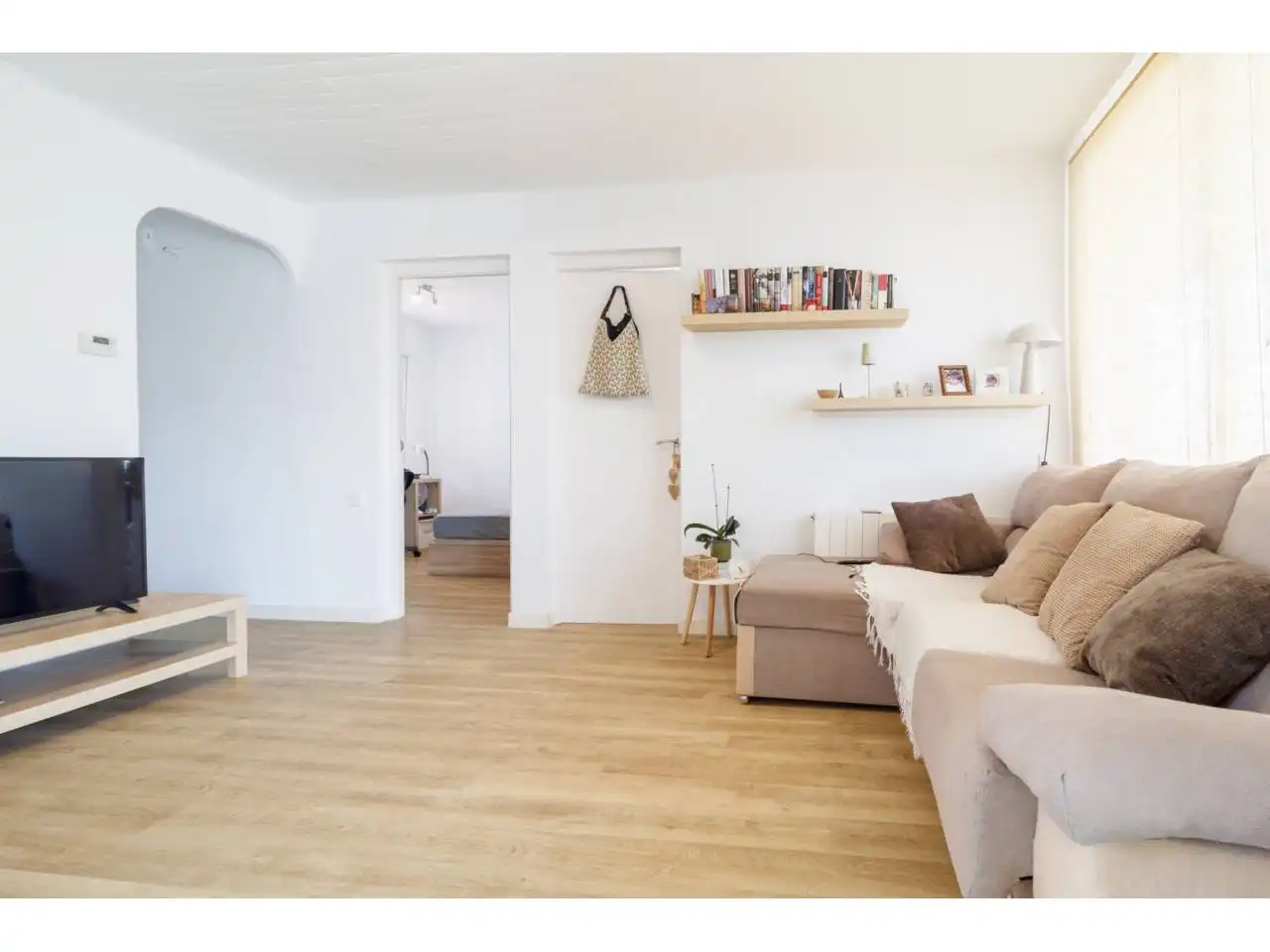 Sala de estar de Ático en venta en Castelldefels con Aire acondicionado, Calefacción y Parquet