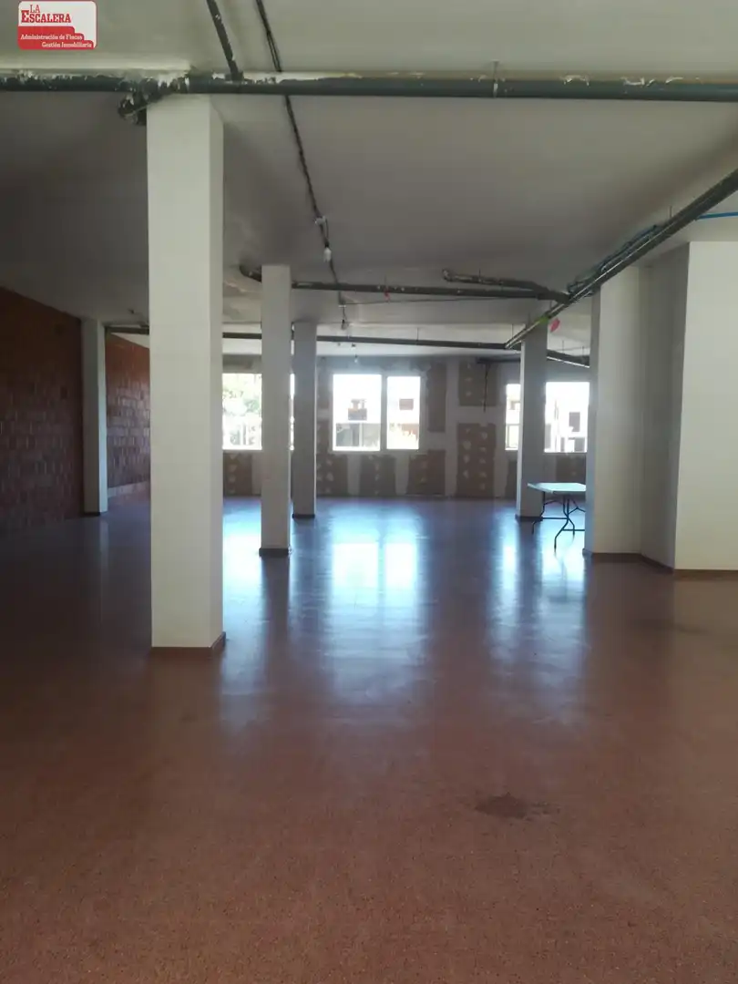 Locale commerciale in affitto a Onil, imagen 2