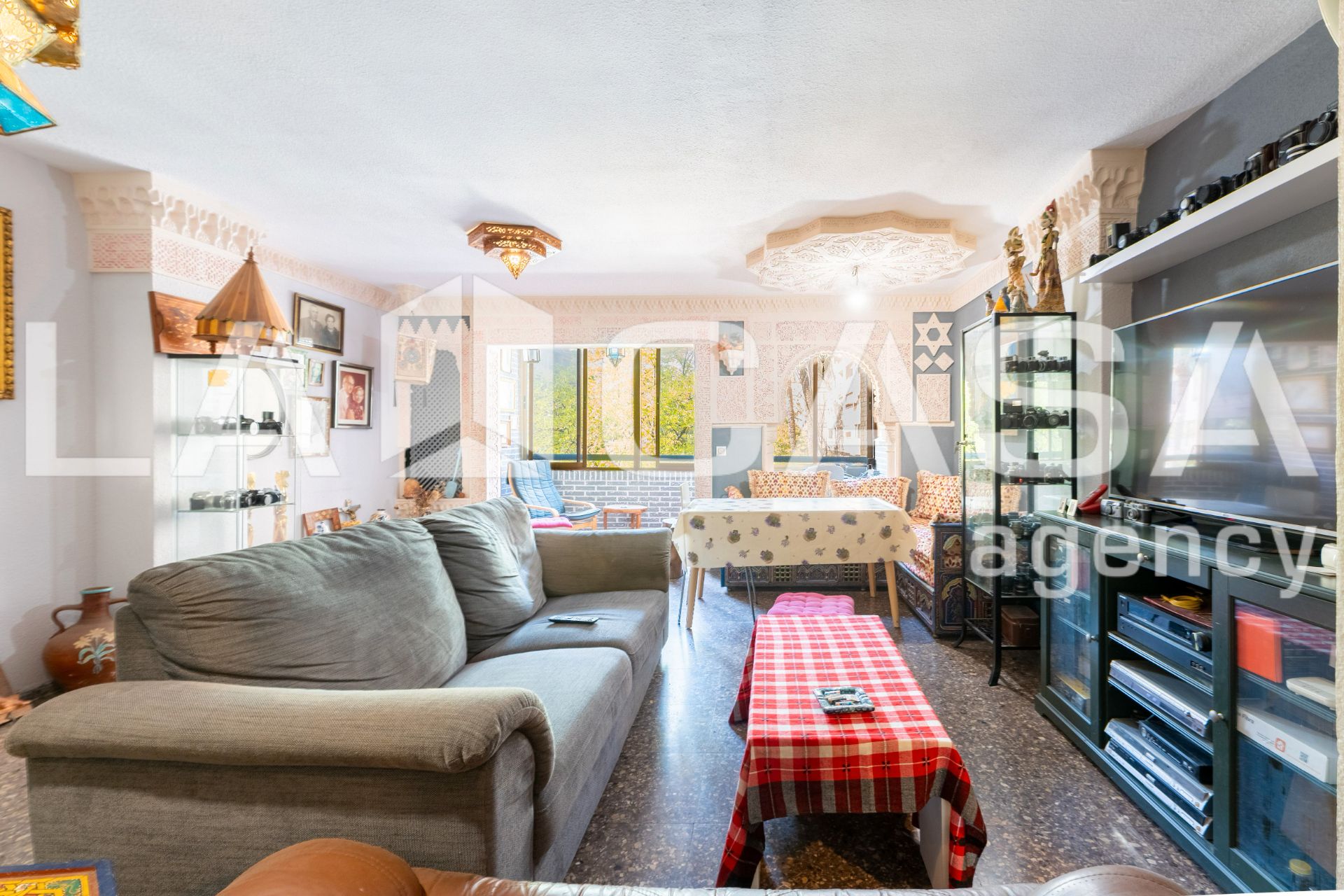 Living room of Flat for sale in  Valencia Capital  with Terrace and Furnished