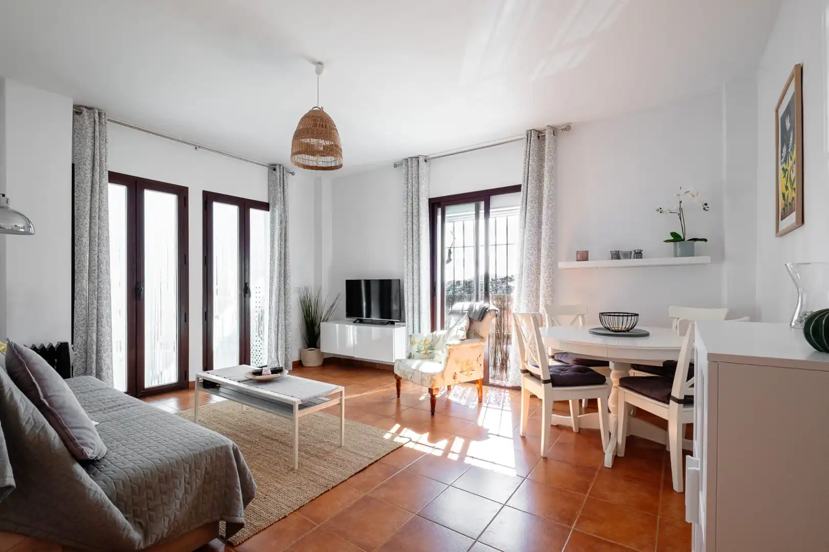 Sala d'estar de Apartament en venda en Frigiliana amb Aire condicionat, Calefacció i Jardí privat