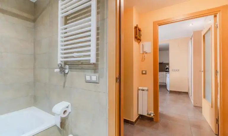 Bany de Apartament en venda en Roses amb Calefacció i Moblat