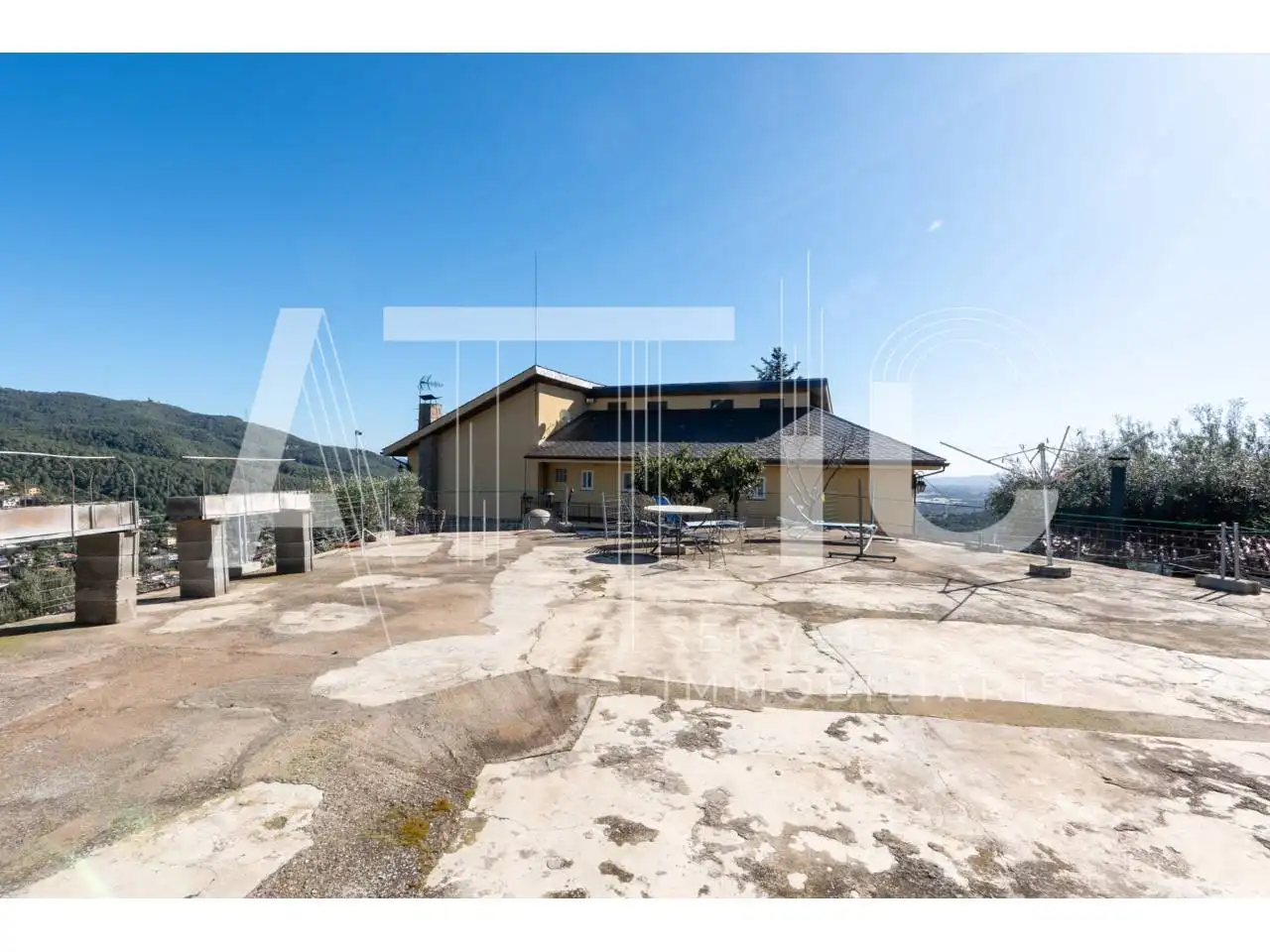 Vista exterior de Casa o xalet en venda en Castellar del Vallès amb Aire condicionat, Calefacció i Terrassa