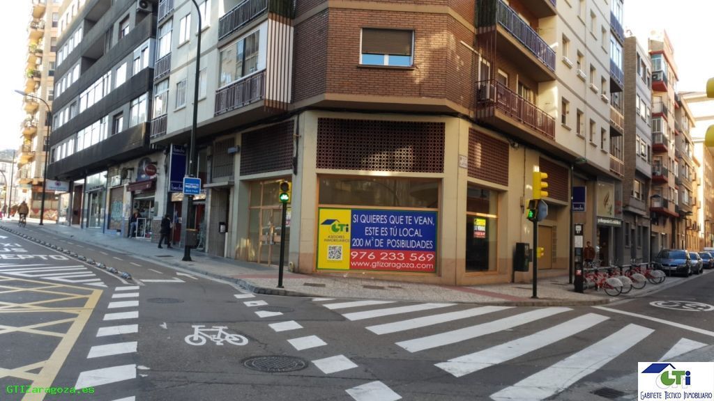 Exterior view of Premises for sale in  Zaragoza Capital