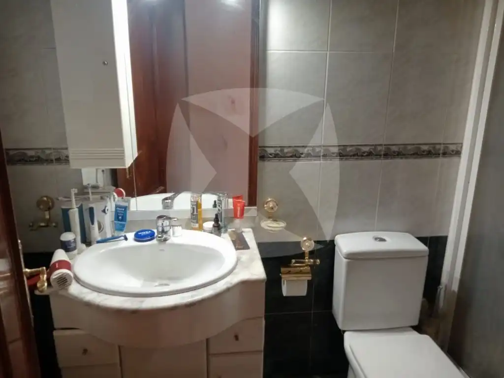 House with balcony for sale in Calle Cespedes, imagen 28