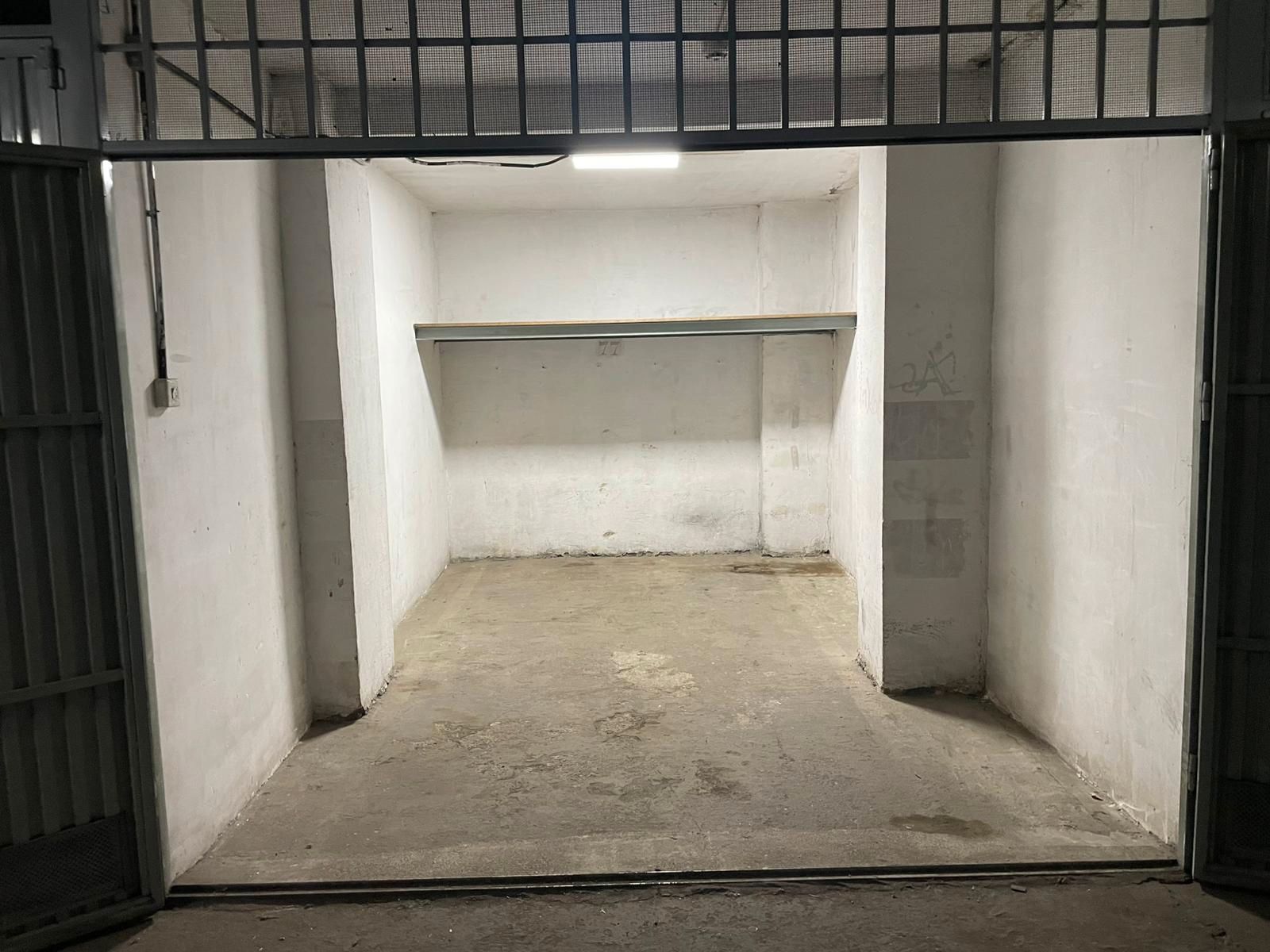 Traster de lloguer en  Granada Capital