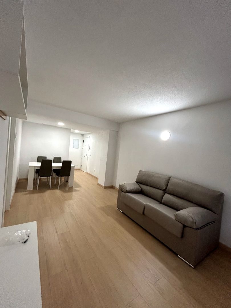 Sala de estar de Piso de alquiler en Camarena con Aire acondicionado, Amueblado y Horno