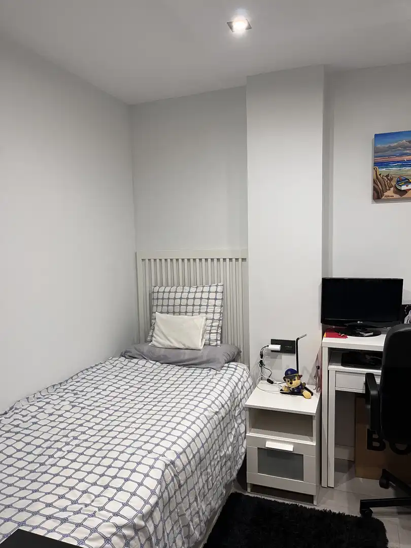 Habitación de Piso en venta en  Madrid Capital con Aire acondicionado, Terraza y Piscina