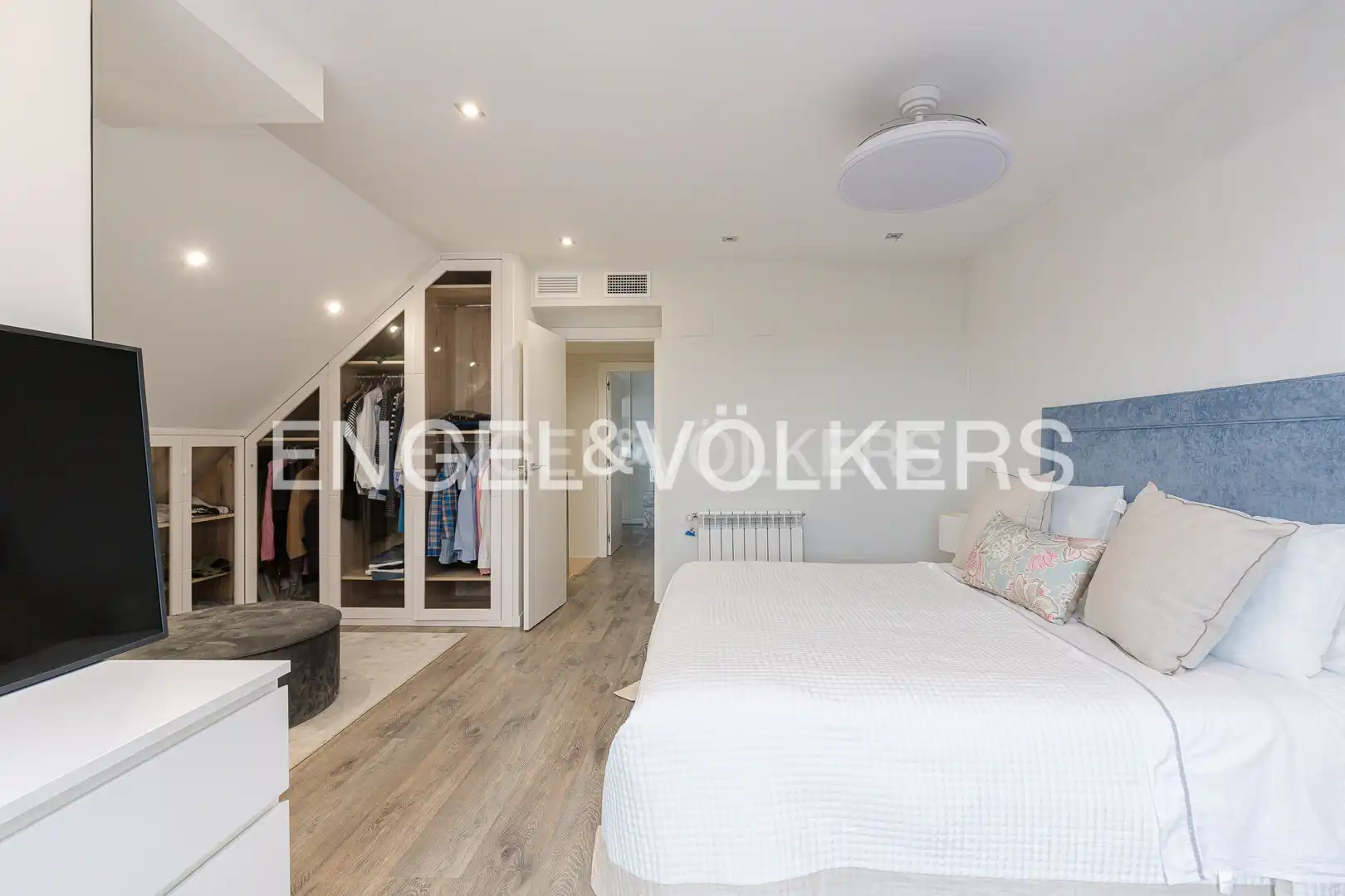 Schlafzimmer von Dachboden zum Verkauf in Majadahonda mit Klimaanlage, Heizung und Terrasse