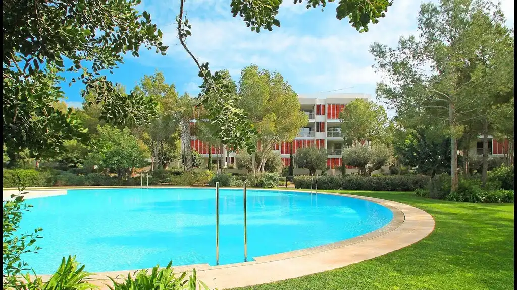Apartament amb piscina en venda a Portals Nous
