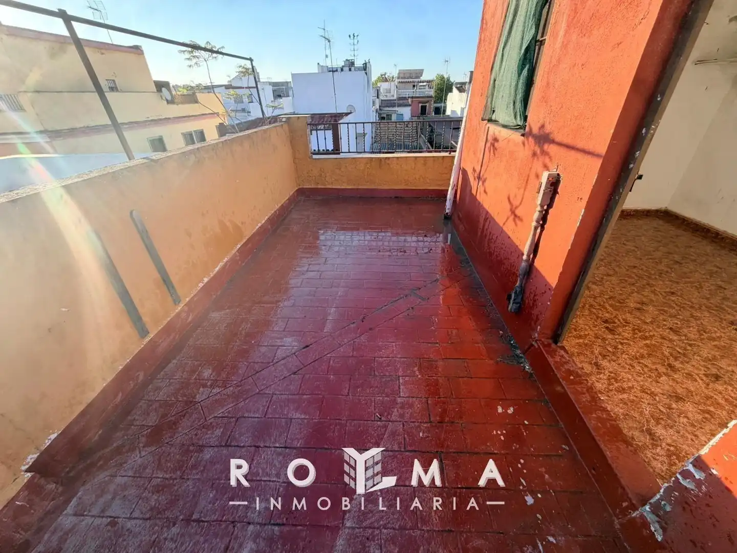 Vista exterior de Casa adosada en venta en Dos Hermanas con Terraza y Trastero