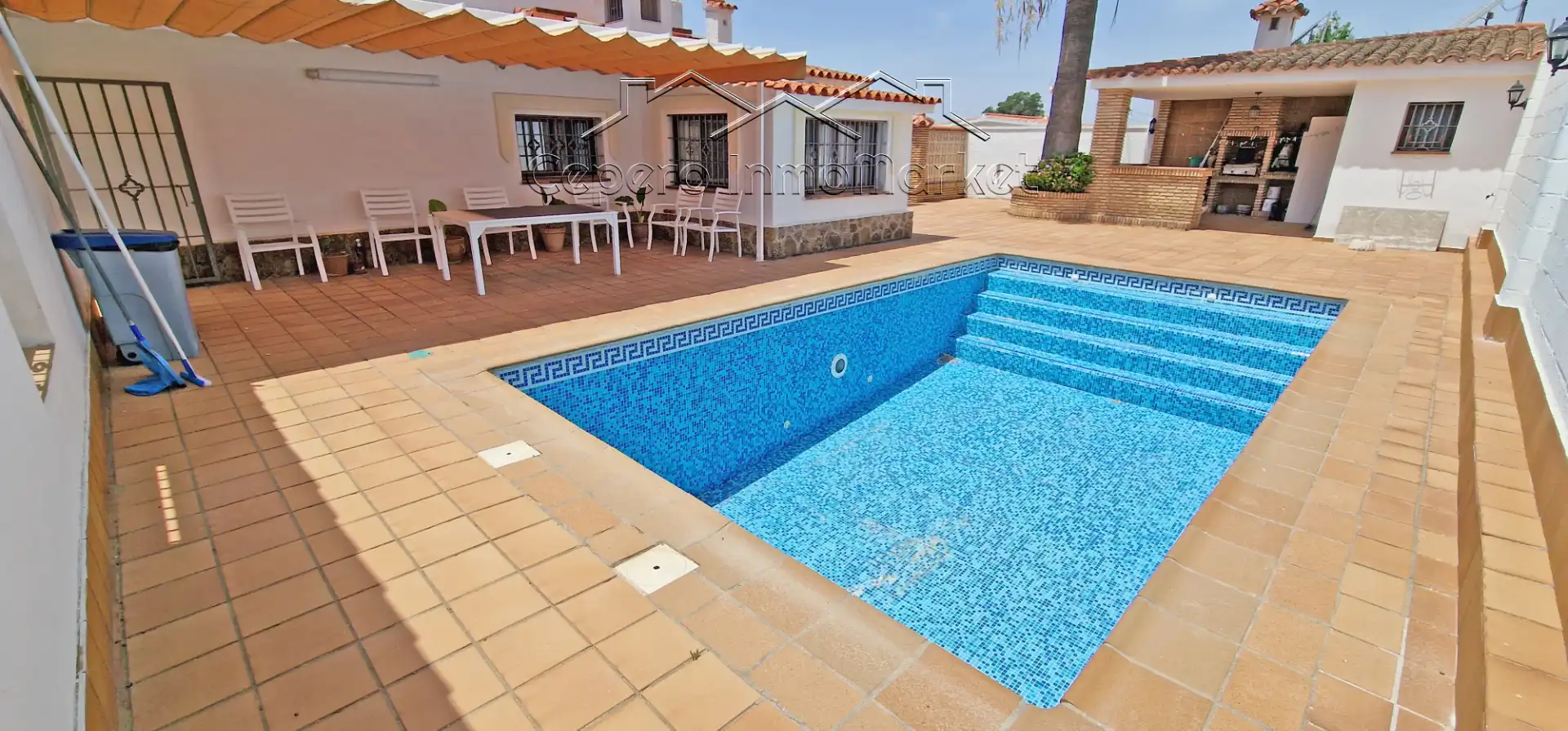 Piscina de Casa o xalet en venda en El Puerto de Santa María amb Aire condicionat, Jardí privat i Piscina