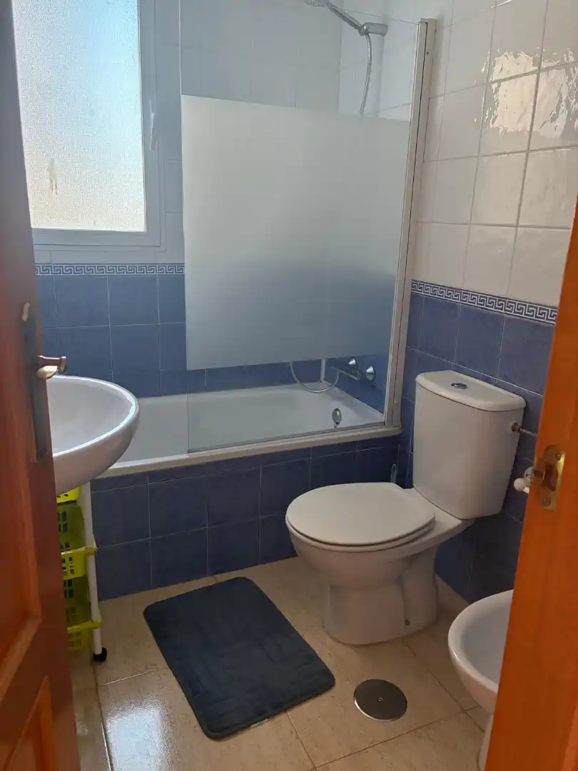 Badezimmer von Wohnung zur Miete in El Campello mit Klimaanlage, Heizung und Terrasse