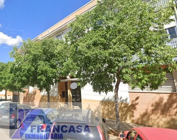 Vista exterior de Pis en venda en Cáceres Capital