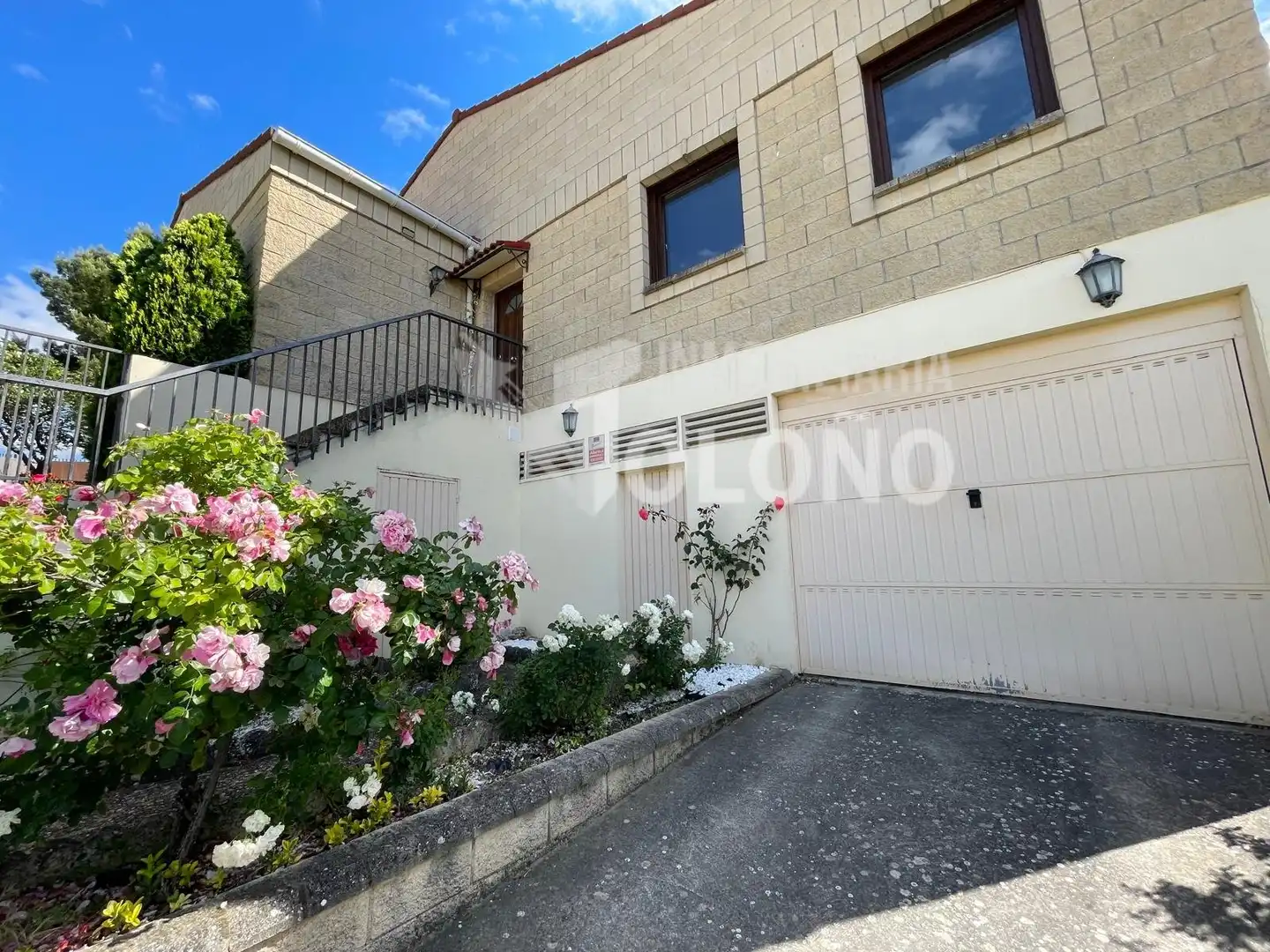 Vista exterior de Casa o chalet en venta en Ollauri con Calefacción, Jardín privado y Parquet