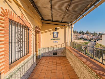 Vista exterior de Casa o xalet en venda en Alfacar amb Terrassa, Traster i Balcó