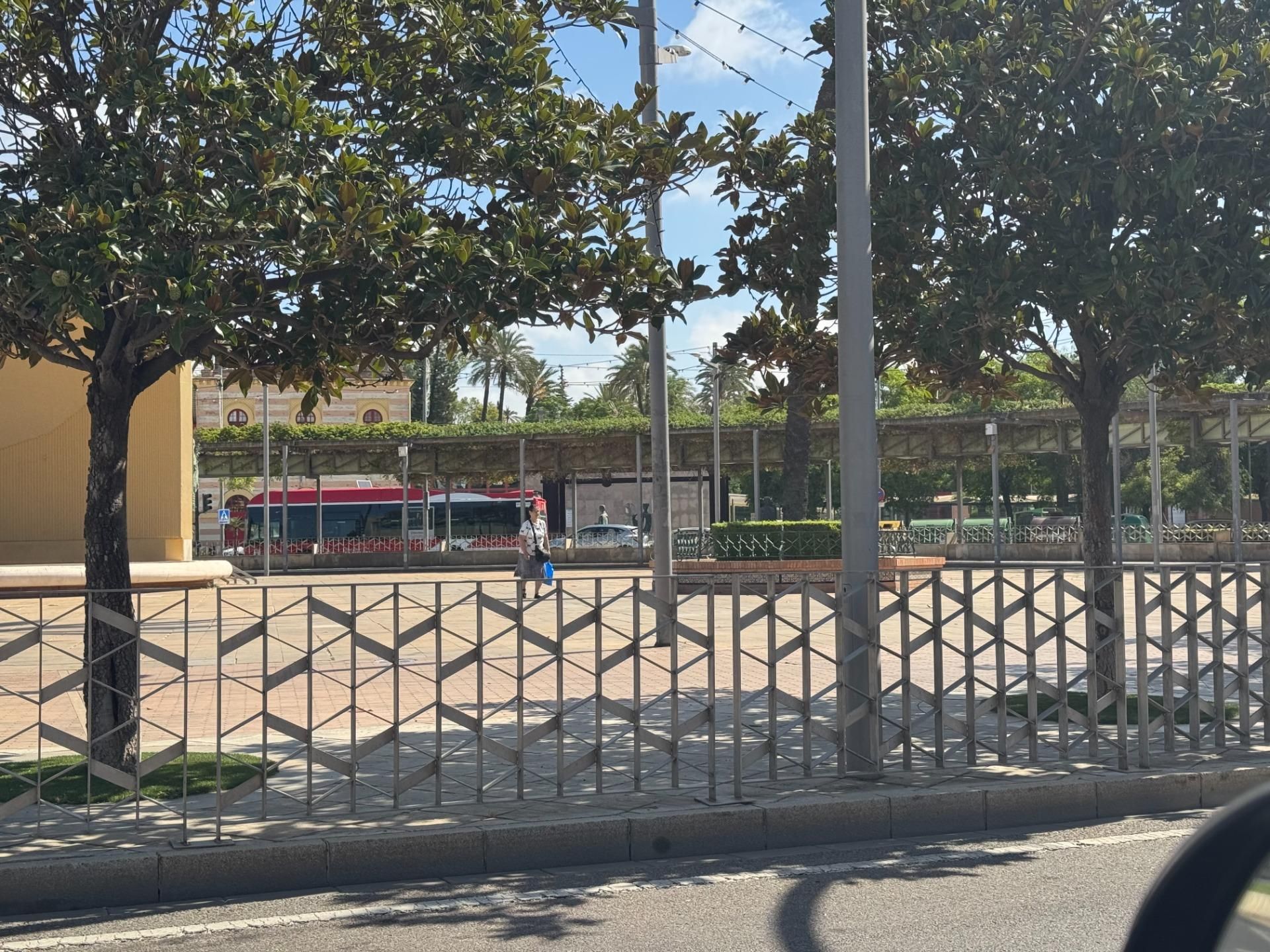 Exterior view of Flat for sale in Dos Hermanas  with Air Conditioner and Balcony