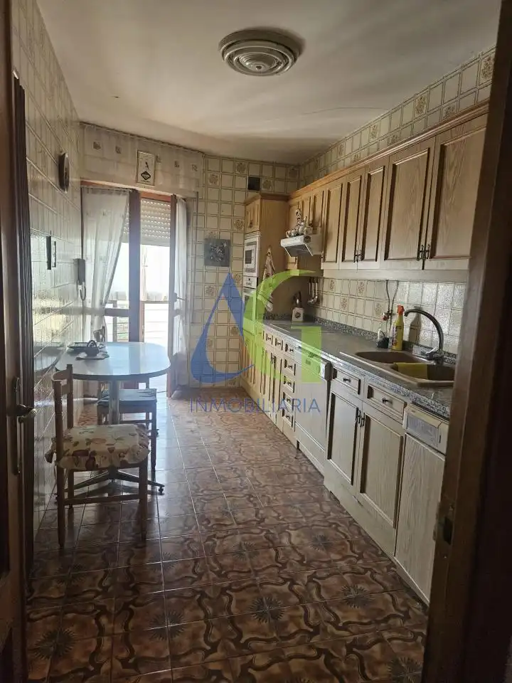 Cuina de Pis en venda en San Andrés del Rabanedo amb Calefacció, Traster i Moblat