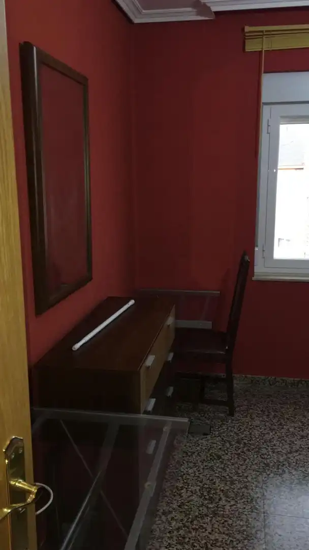 Dormitori de Pis en venda en Ponferrada amb Calefacció, Terrassa i Traster