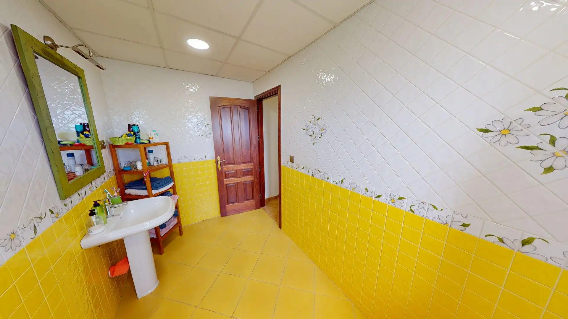 Bathroom of Houses for sale in Colmenar  with Air Conditioner, Heating and Private garden