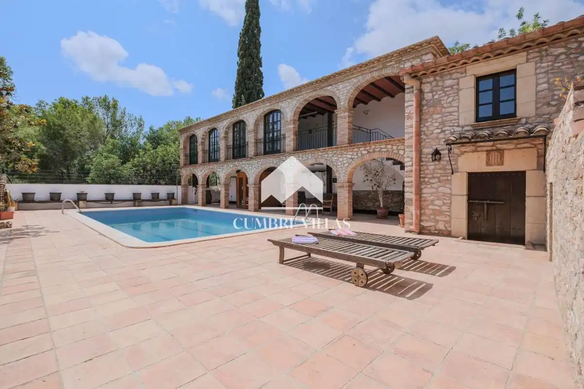 Vista exterior de Casa o xalet en venda en Sant Pere de Ribes amb Calefacció, Terrassa i Traster