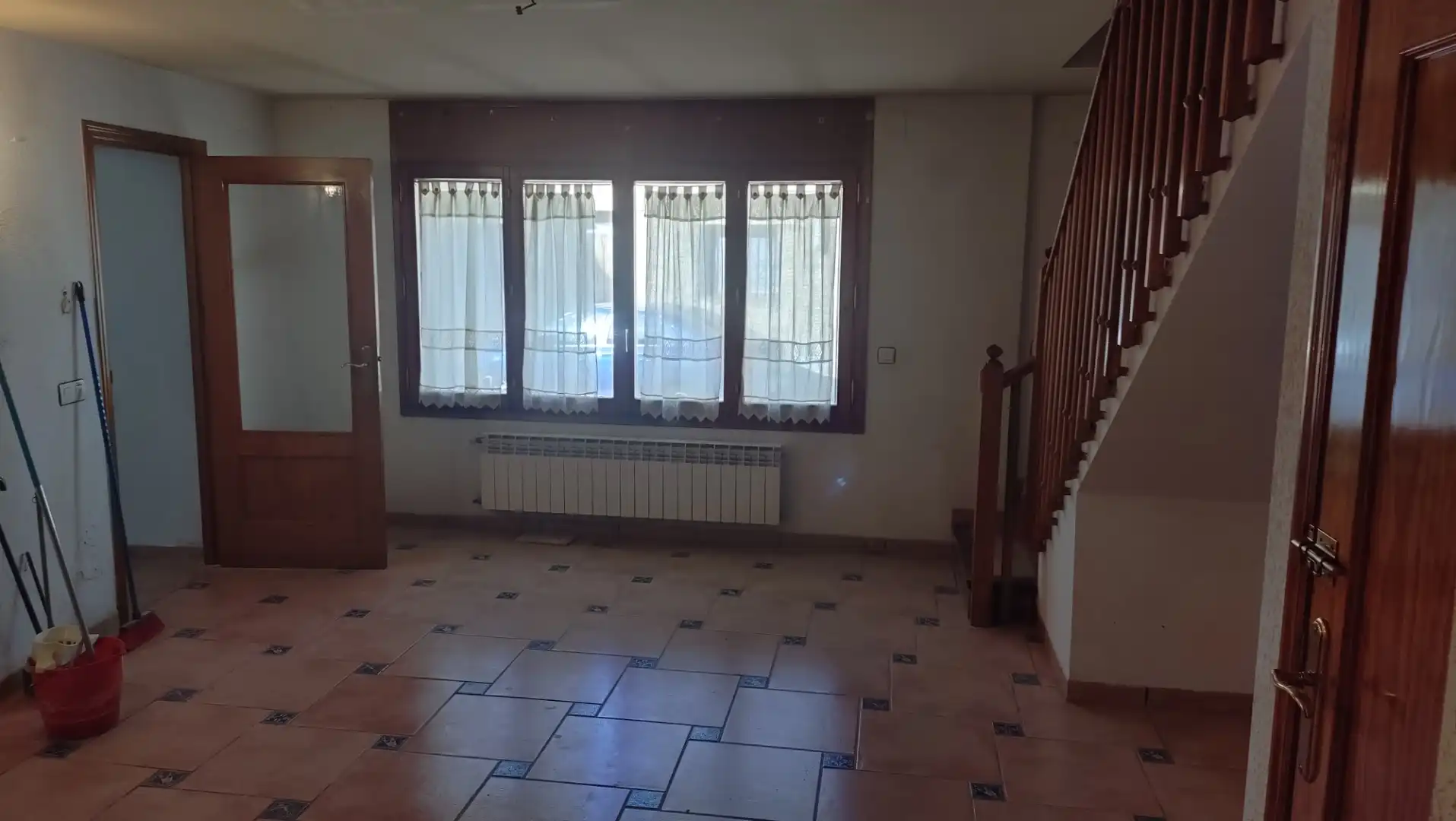 Casa adosada en venda en Castelserás amb Aire condicionat, Traster i Moblat