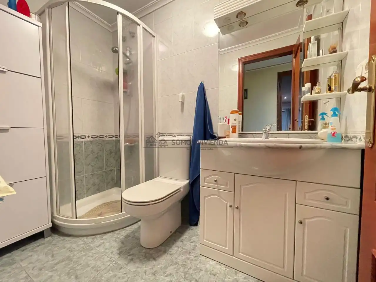 Baño de Piso de alquiler en Ourense Capital  con Calefacción y Amueblado
