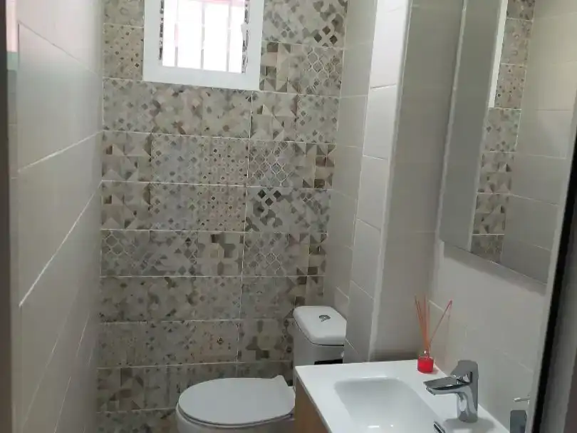 Bany de Casa adosada en venda en Chipiona amb Aire condicionat, Moblat i Balcó