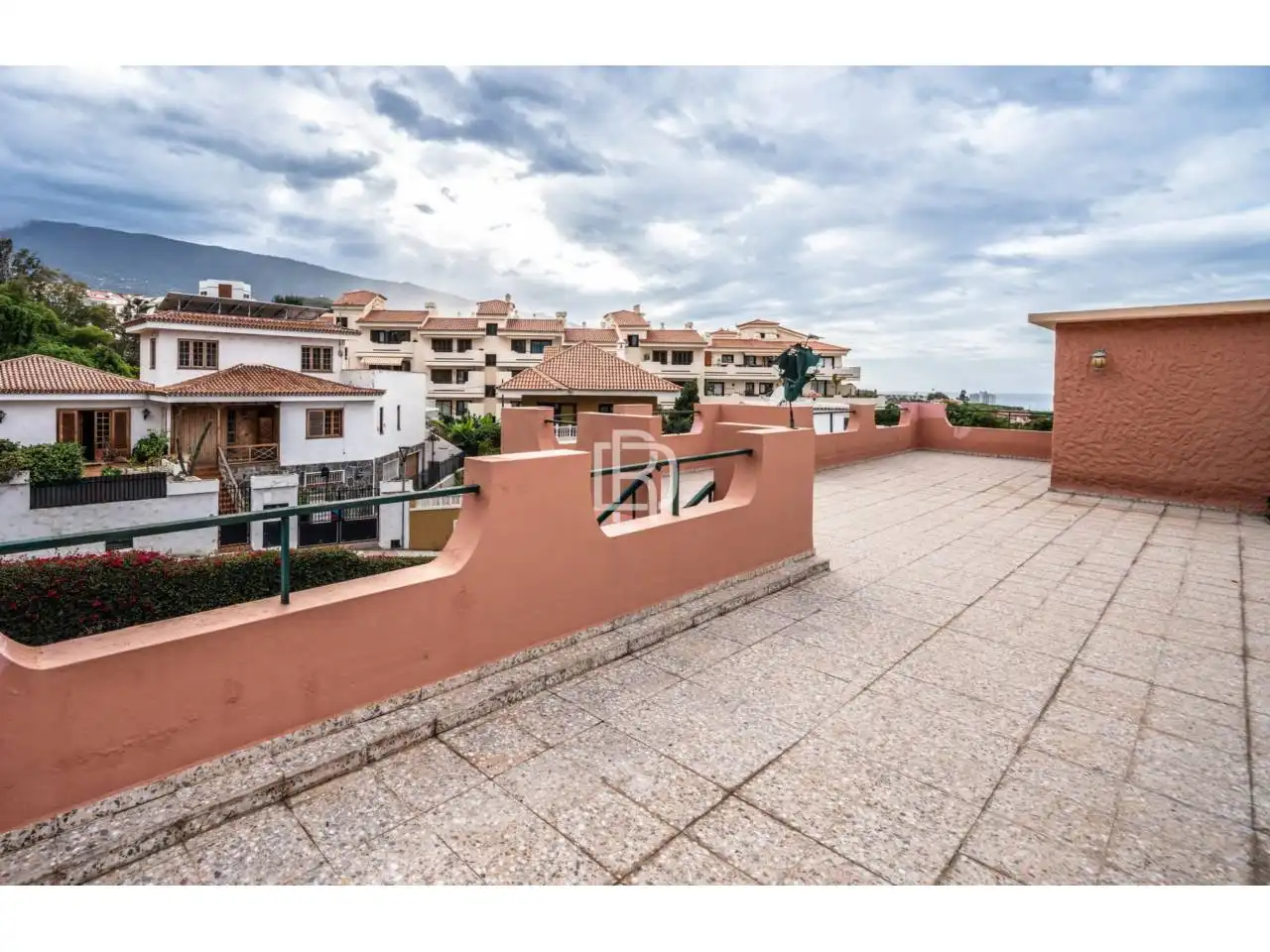 Vista exterior de Casa o xalet en venda en Puerto de la Cruz amb Jardí privat, Terrassa i Moblat