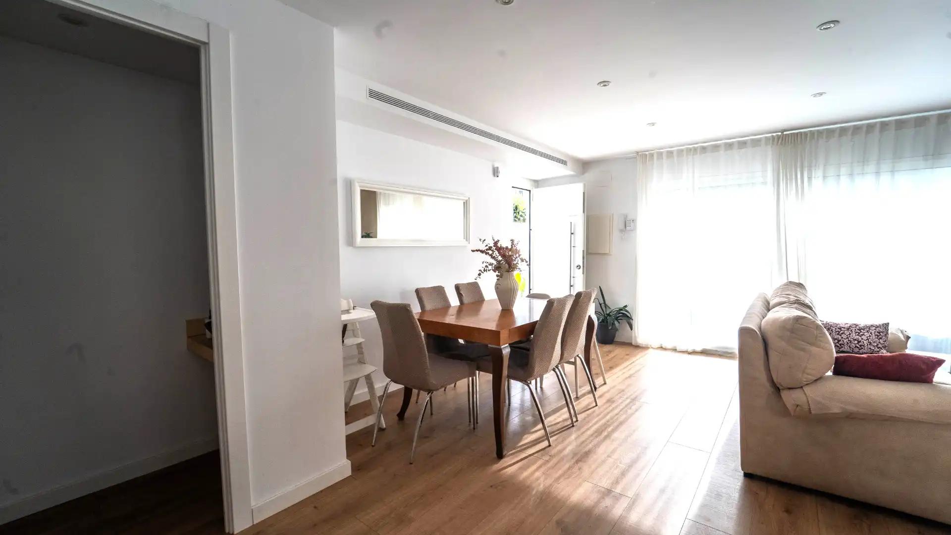 Comedor de Casa o chalet en venta en Pineda de Mar con Aire acondicionado, Calefacción y Jardín privado