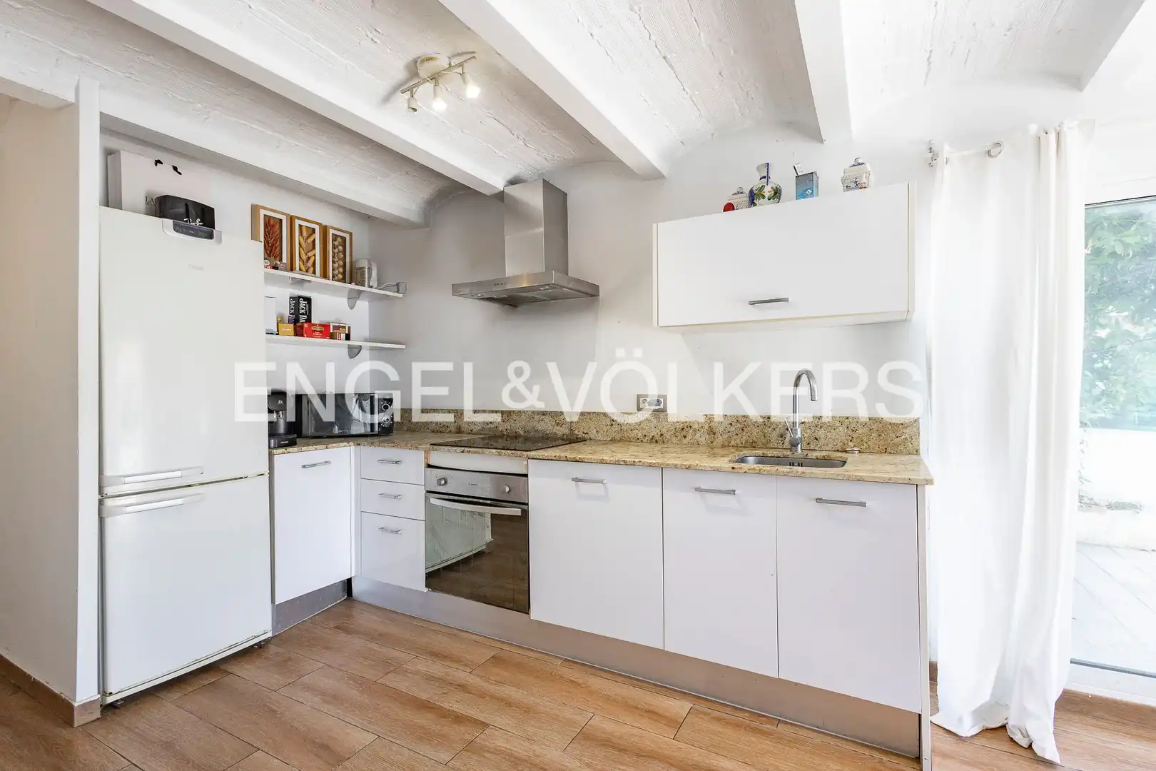 Cuina de Casa o xalet en venda en Castelldefels amb Aire condicionat, Calefacció i Parquet