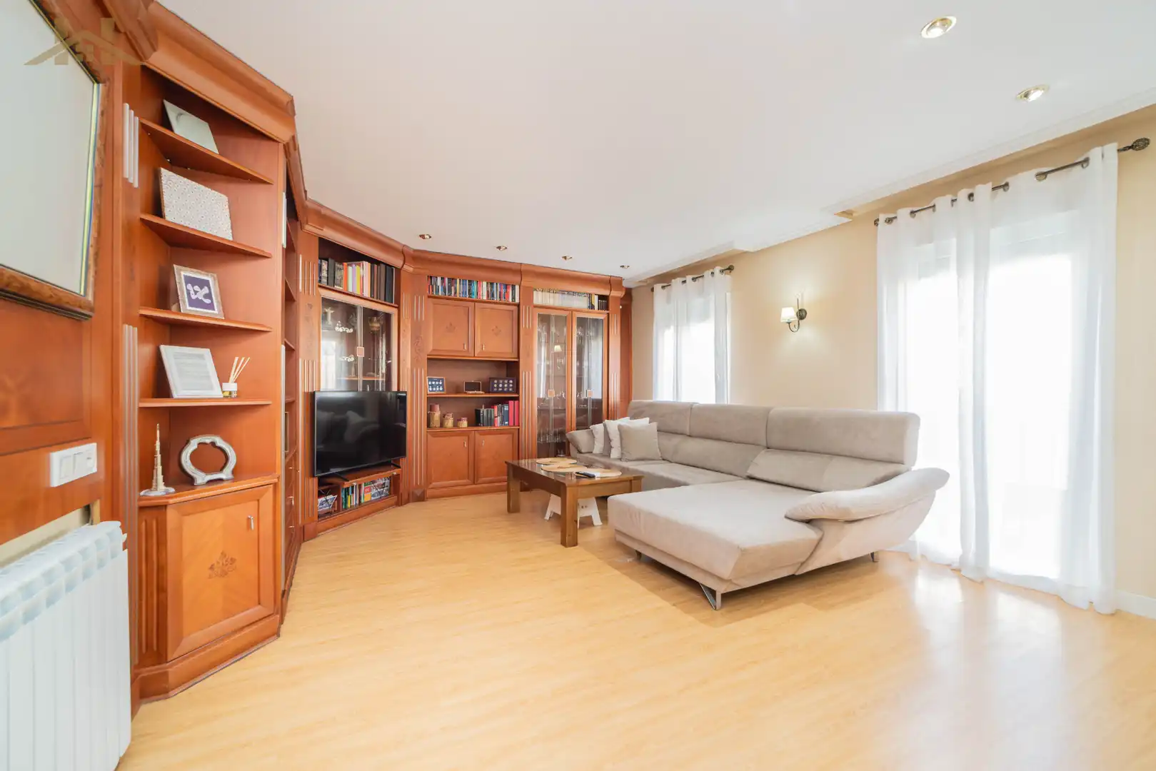 Living room of Duplexes for sale in Pinto  with Air Conditioner, Heating and Balcony